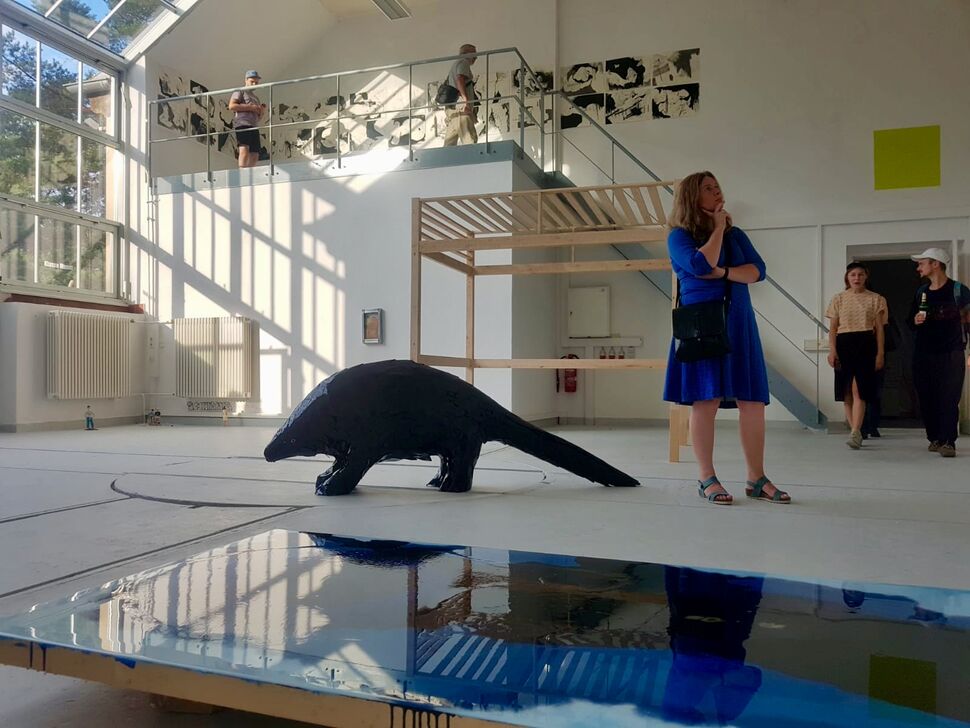 Innenansicht Jahresausstellung am Hochschulstandort Pfotenhauerstraße