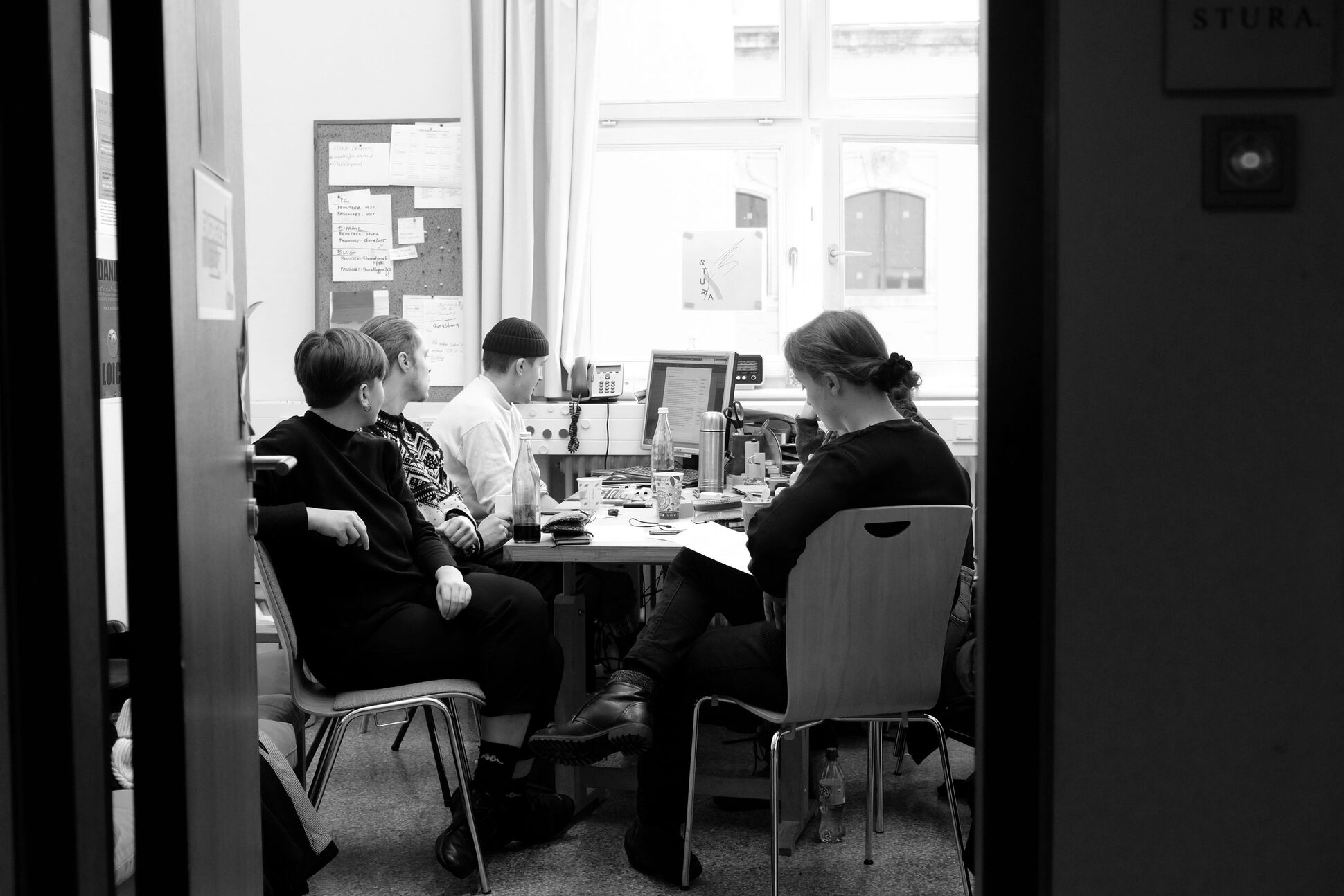 Mitglieder des Studentenrats bei der Besprechung.