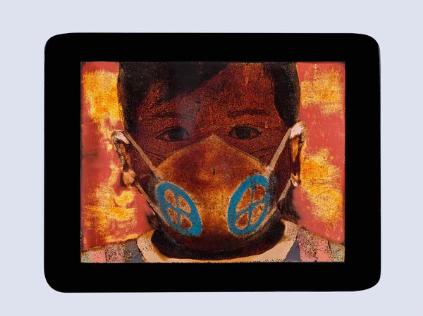 Arbeit von Phi Phi Oanh_Portrait mit Maske